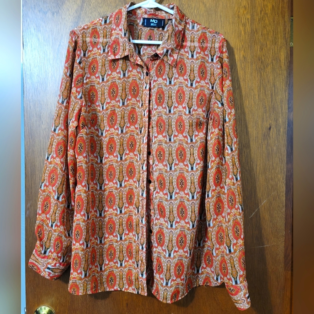MG Women XL sheer printed ls button shirt.  (434)
